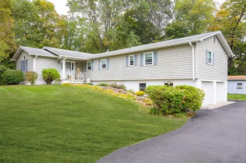 15 Russo Dr, East Fishkill, NY 12533