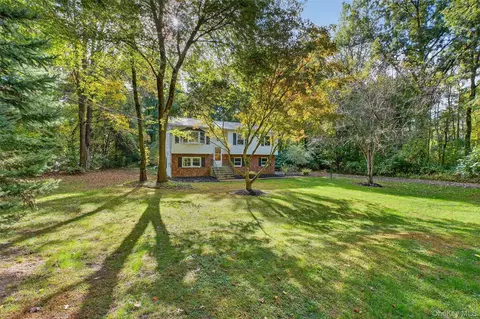 14 Fishkill Creek Rd, East Fishkill, NY 12533