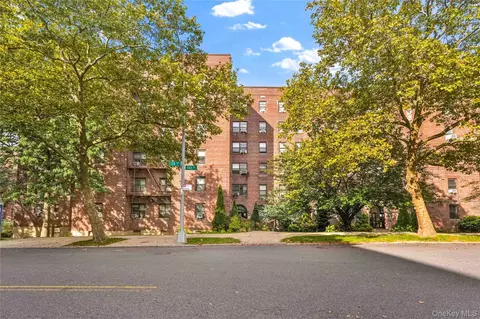 28-08 141st St #C, Flushing, NY 11354