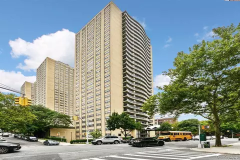 6636 Yellowstone Blvd #21C, New York, NY 11375