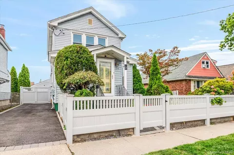174 Hoffman Ave, Elmont, NY 11003