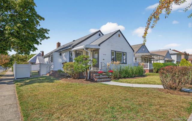 80-64 266th St, Glen Oaks, NY 11004