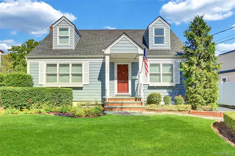 515 Chelsea Rd, Baldwin, NY 11510