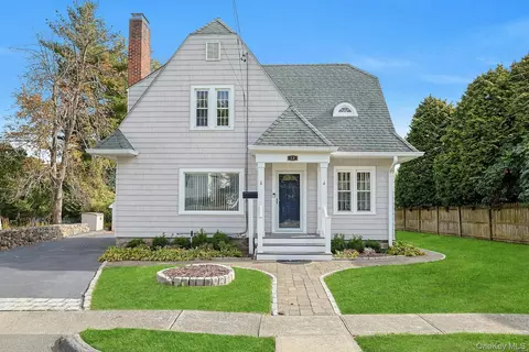 13 Sunnyside Pl, Harrison, NY 10528