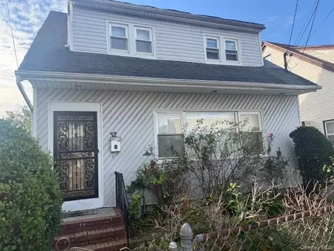 32 Dawes Ave, Roosevelt, NY 11575