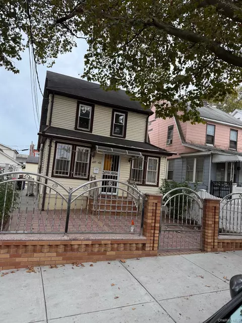 10743 135th St, South Richmond Hill, NY 11419