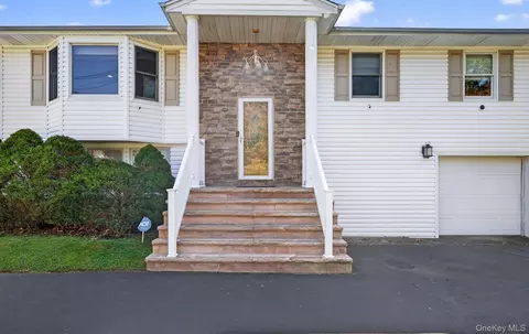 376 Clay Pitts Rd, East Northport, NY 11731