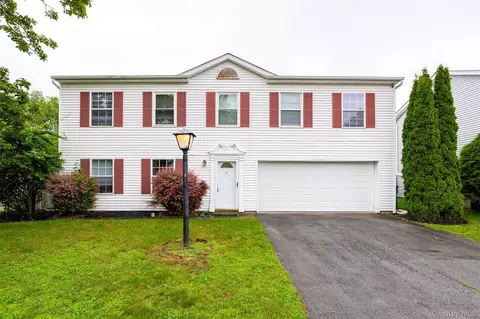 15 Pond St, Arlington, NY 12603