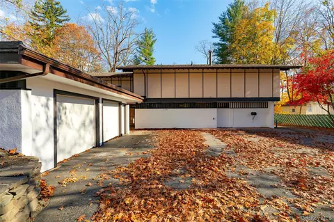 Exterior - 7 Ferris Ln, Poughkeepsie, NY 12601 photo 2 of 13