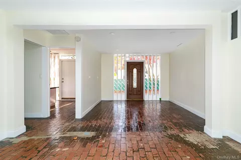Living - 7 Ferris Ln, Poughkeepsie, NY 12601 photo 8 of 9