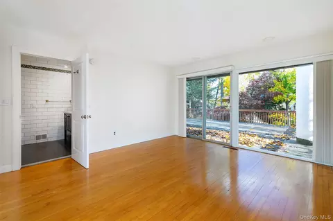 Bedroom - 7 Ferris Ln, Poughkeepsie, NY 12601 photo 1 of 4