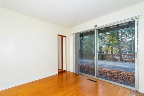 Bedroom - 7 Ferris Ln, Poughkeepsie, NY 12601 photo 2 of 4