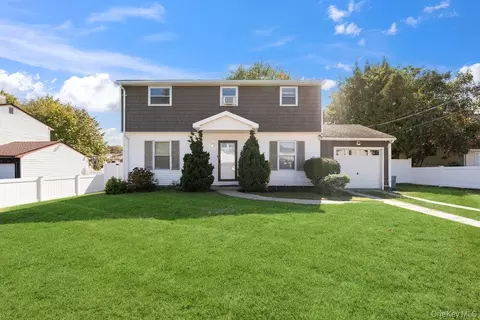 324 Hawkins Rd, Centereach, NY 11720