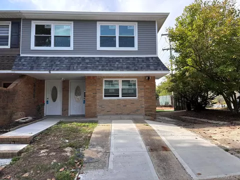 4 Penn Ave, Staten Island, NY 10306