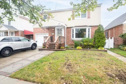 12831 233rd St, New York, NY 11422