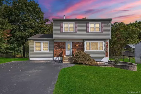 34 Capital Dr, Washingtonville, NY 10992