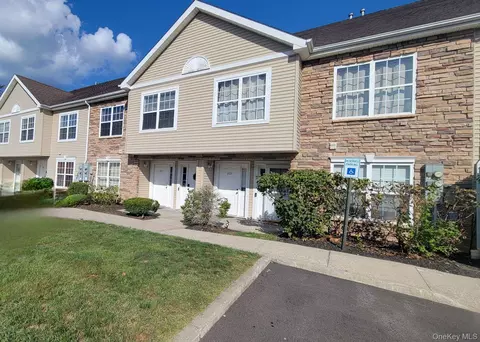 1105 Maggie Rd #5-5, Newburgh, NY 12550