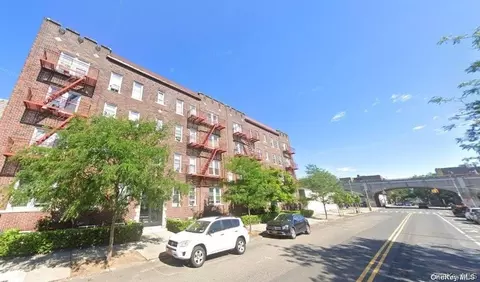 45-20 43rd St #1D, Sunnyside, NY 11104