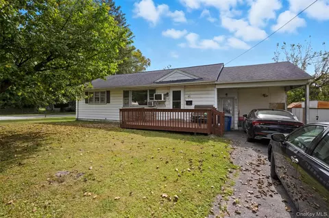 40 Flemming Dr, Newburgh, NY 12550