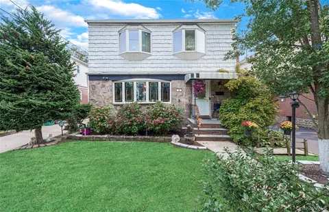 6 Fernwood Ter N, Stewart Manor, NY 11530
