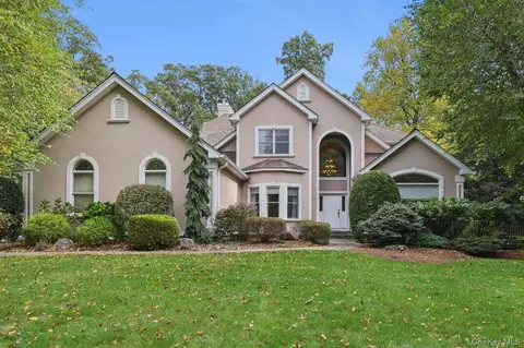 39 Oxford Dr, Ramapo, NY 10901