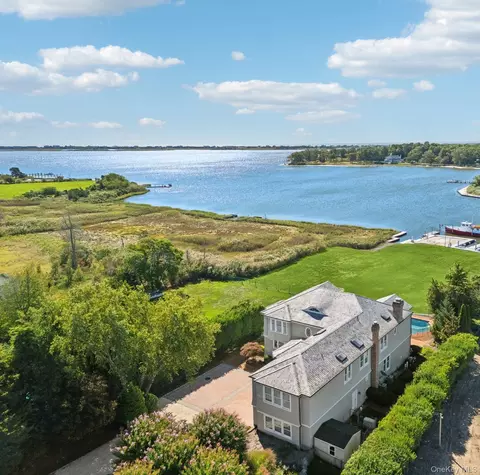 26 Sunset Ave, East Quogue, NY 11942