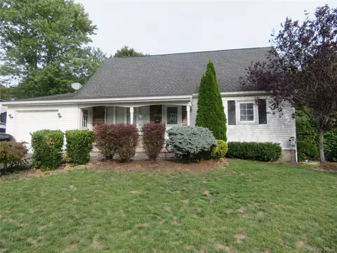 45 Gaymore Rd, Port Jefferson Station, NY 11776