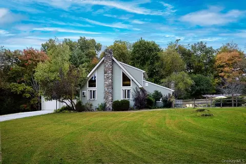 30 Velie Rd, La Grange, NY 12540