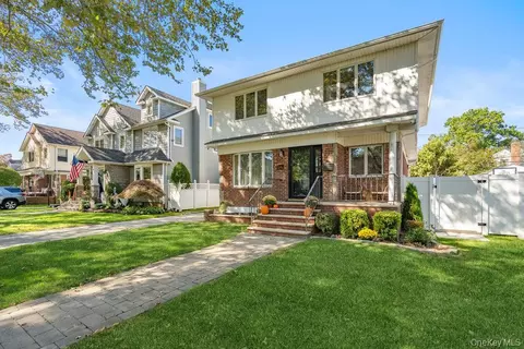 116 Sperry Boulevard Blvd, North Hempstead, NY 11040