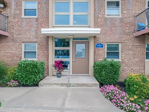 4 Rose St #6 -2A, Oceanside, NY 11572