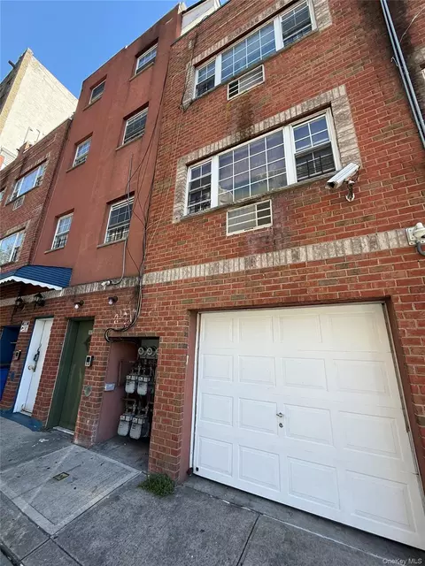 1002 Boynton Ave, New York, NY 10472