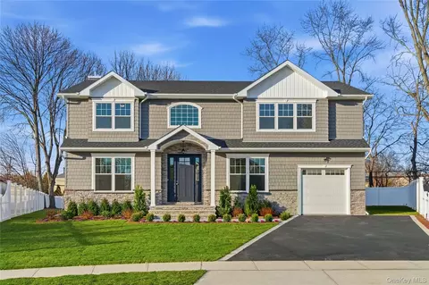 23 Cove Ln, Levittown, NY 11756