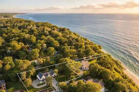 110 Crescent Ct, Wading River, NY 11792