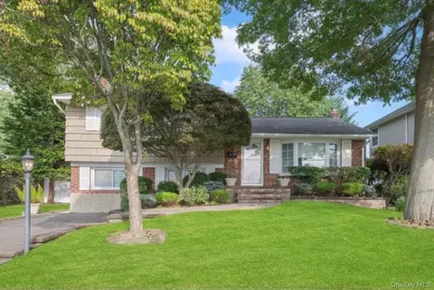9 Flint Ln, Jericho, NY 11753