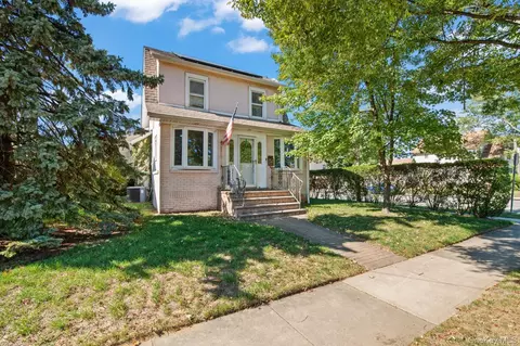 160 Rockaway Pkwy, Valley Stream, NY 11580