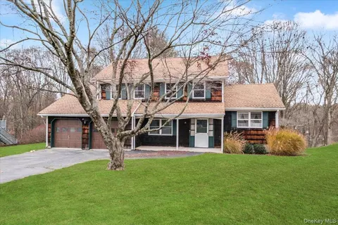 44 Mcnair Dr, Mahopac, NY 10541
