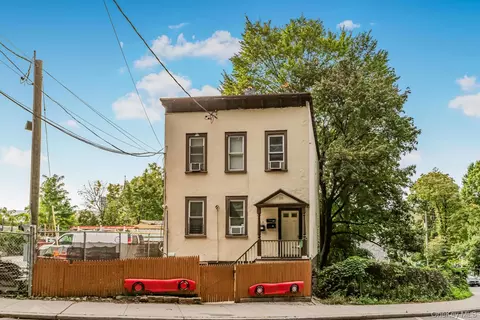 338 Ashburton Ave, Yonkers, NY 10701