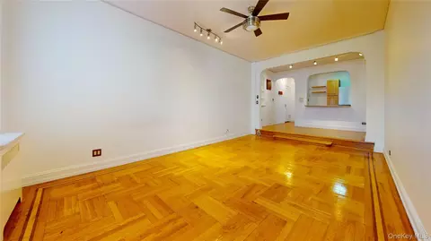 2160 Bronx Park E #6J, New York, NY 10462