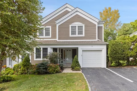 31 Jared Dr, White Plains, NY 10605