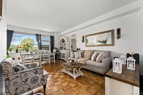 3 Fordham Hill Oval #3C, New York, NY 10468