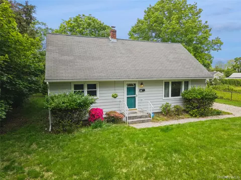 111 Miller Rd, Southampton, NY 11968