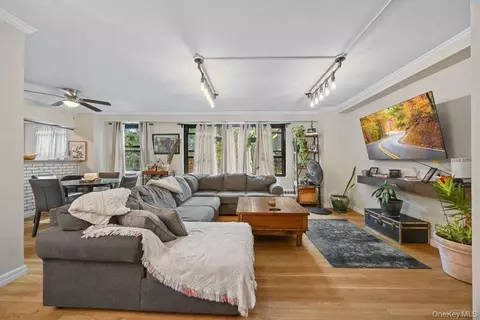 3850 Sedgwick Ave #2G, New York, NY 10463