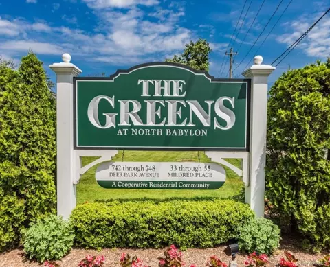 742 Deer Park Ave #8A, North Babylon, NY 11703