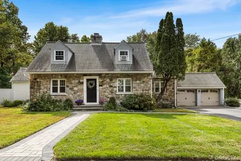 1475 Elm St, Peekskill, NY 10566