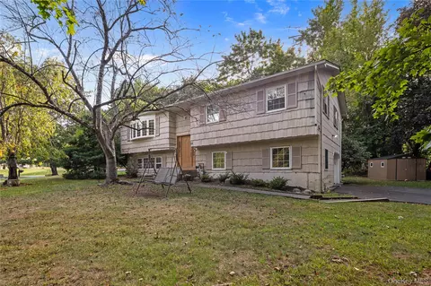 15 Fairway Oval, Ramapo, NY 10977