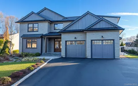 80 Washington Blvd, Commack, NY 11725