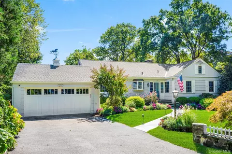 4 Highridge Rd, Larchmont, NY 10538