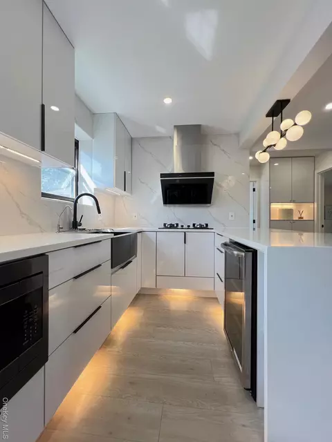 13707 68th Dr #B, Kew Gardens Hills, NY 11367