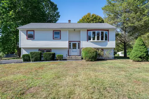 53 Friendly Rd, Mahopac, NY 10541