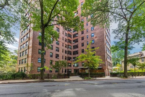 3850 Sedgwick Ave #11A, New York, NY 10463